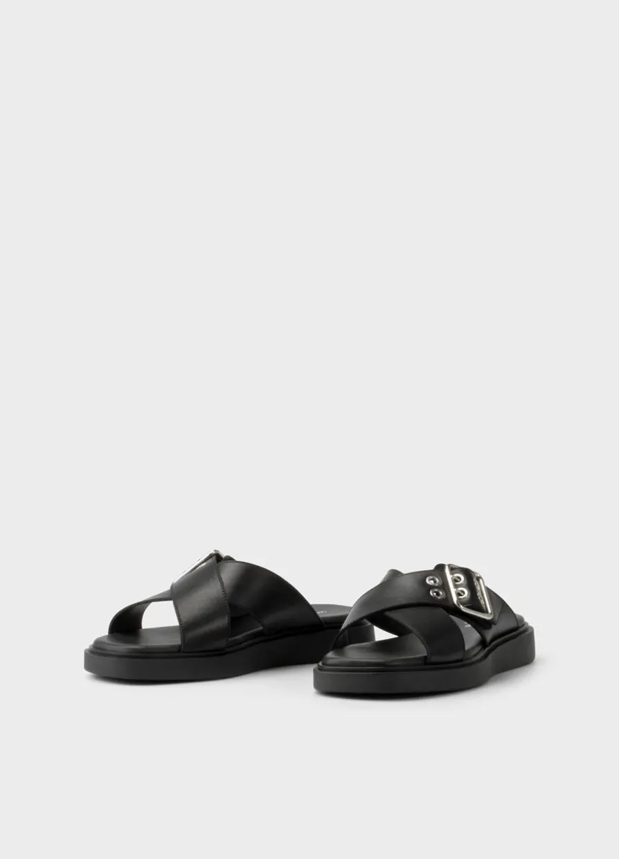 Connie Sandalen