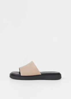 Connie Sandalen