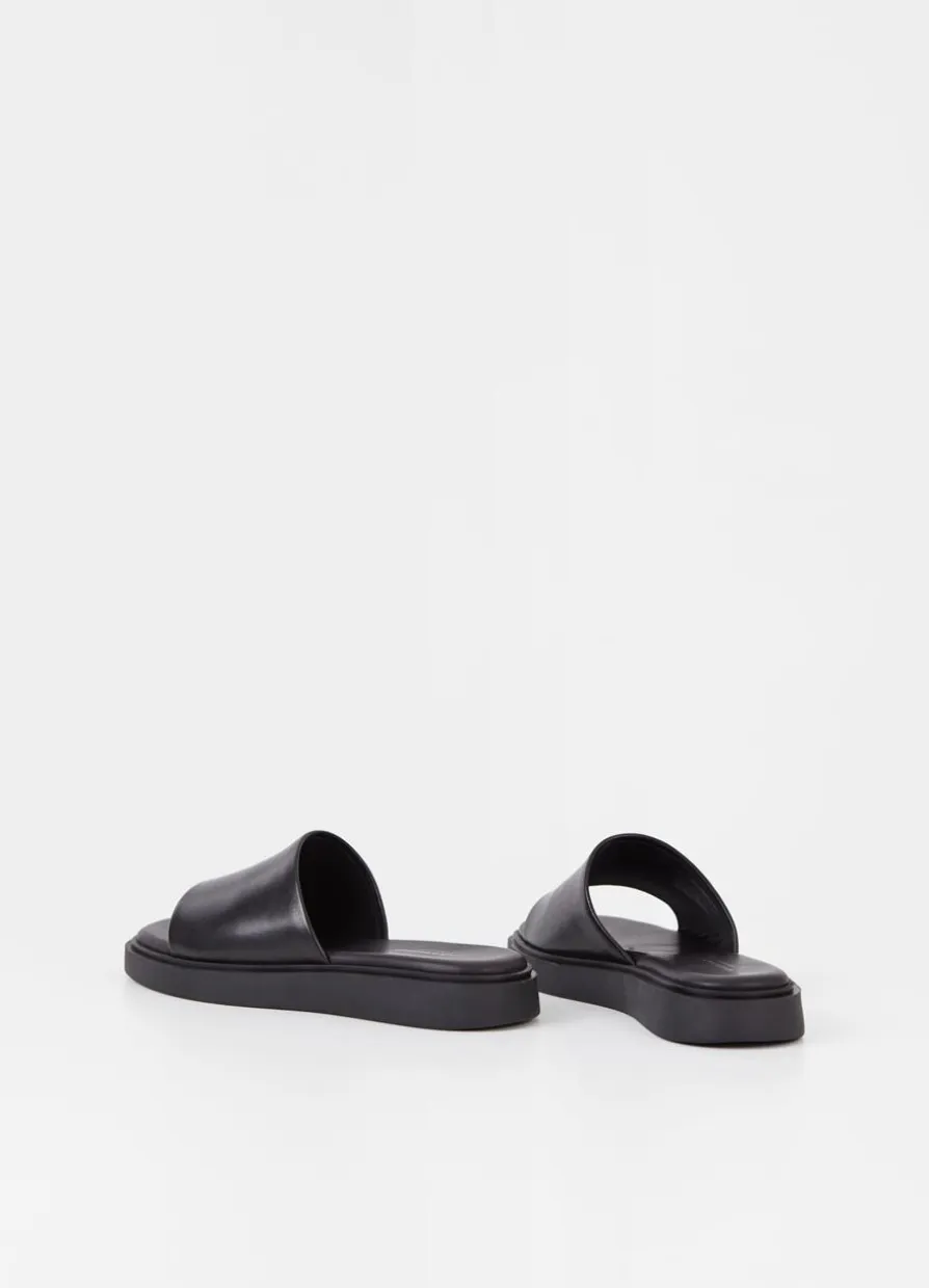 Connie Sandalen