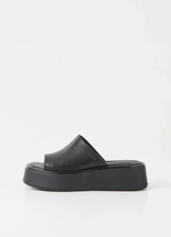Courtney Sandalen