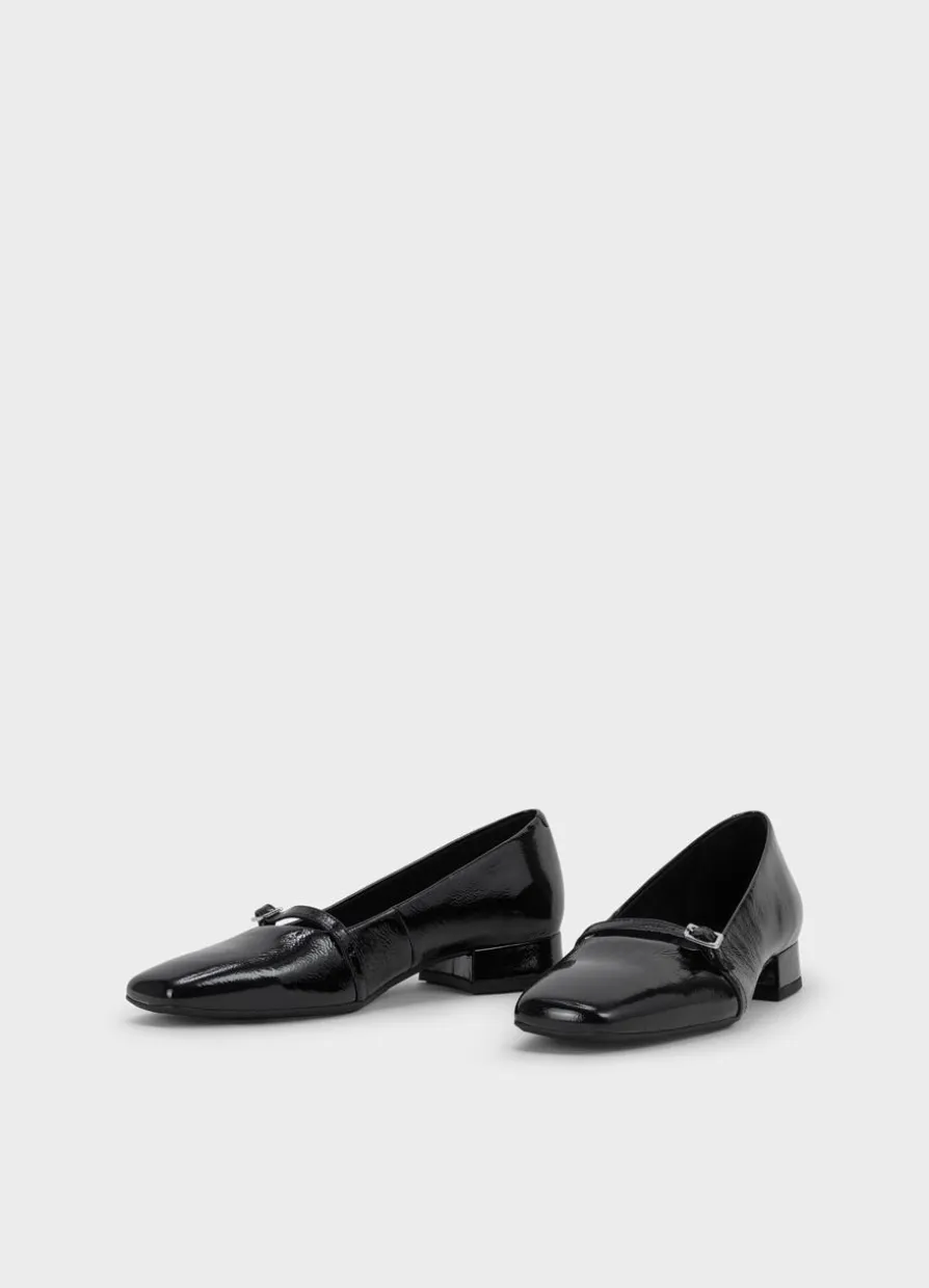 Debbi Pumps