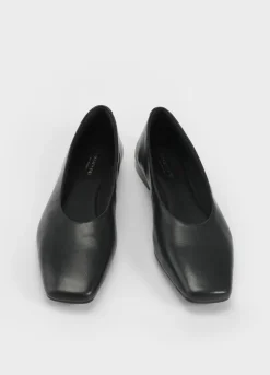 Delia Ballerinas