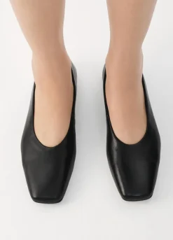 Delia Ballerinas