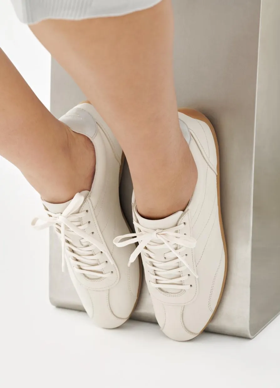 Hollie Sneaker