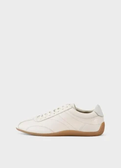 Hollie Sneaker