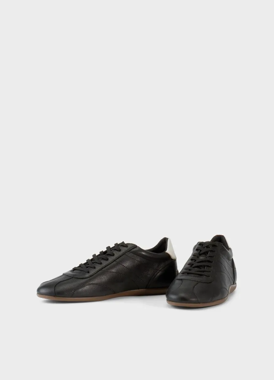 Hollie Sneaker