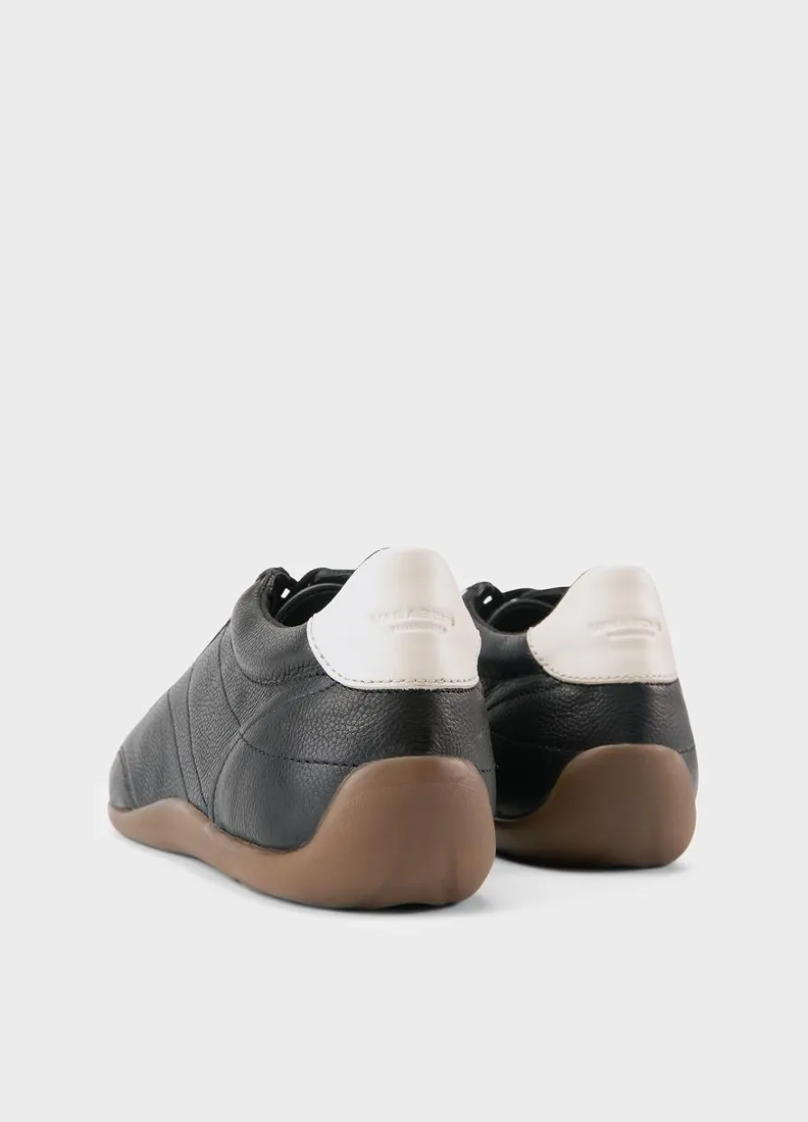 Hollie Sneaker