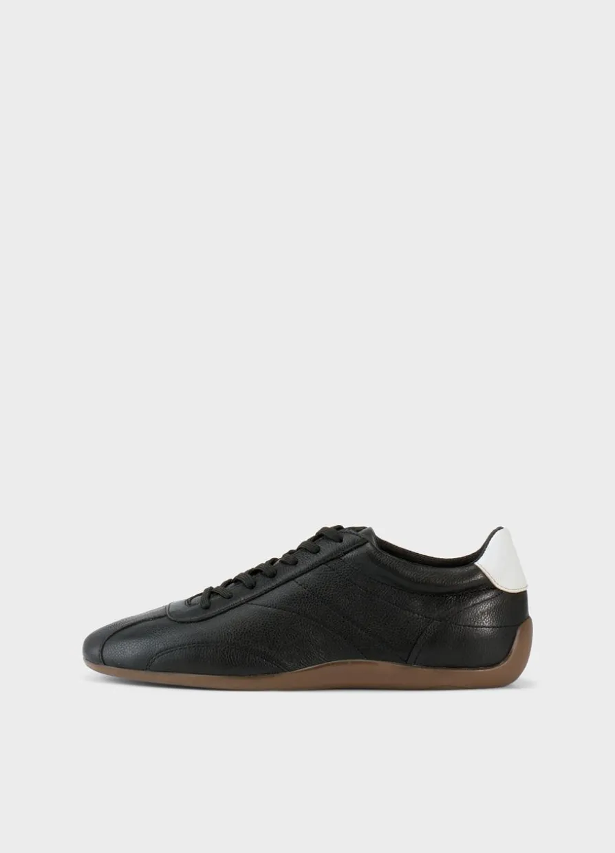 Hollie Sneaker
