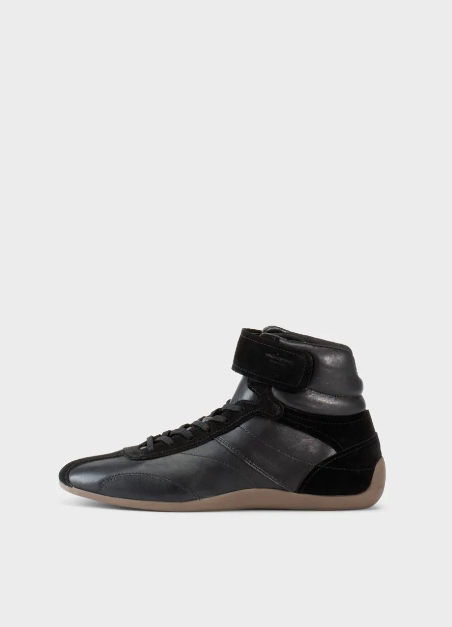 Hollie Sneaker
