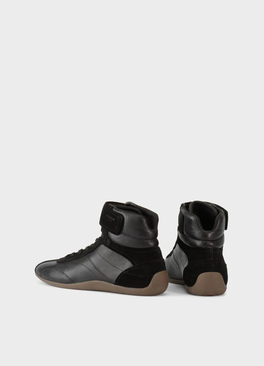 Hollie Sneaker