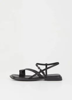 Izzy Sandalen