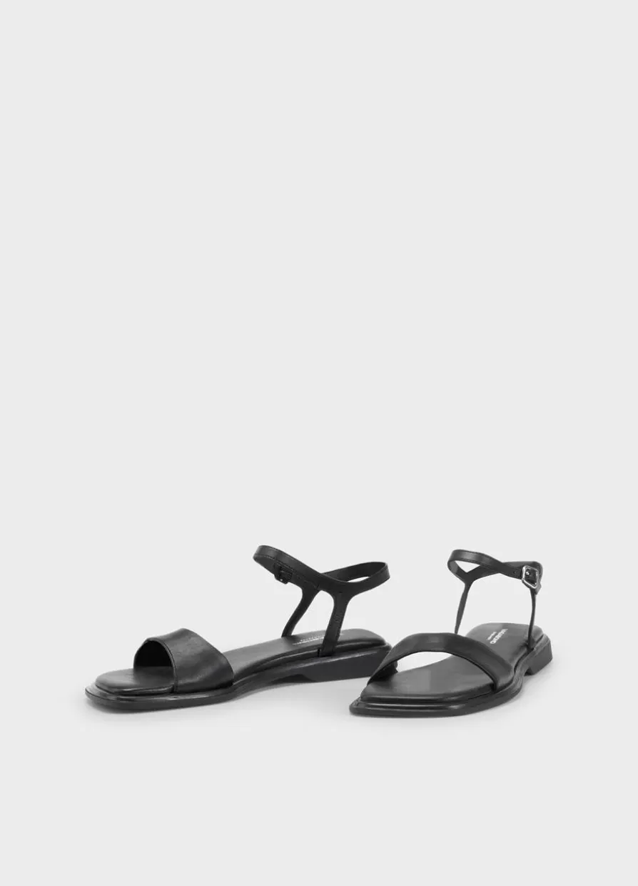Izzy Sandalen