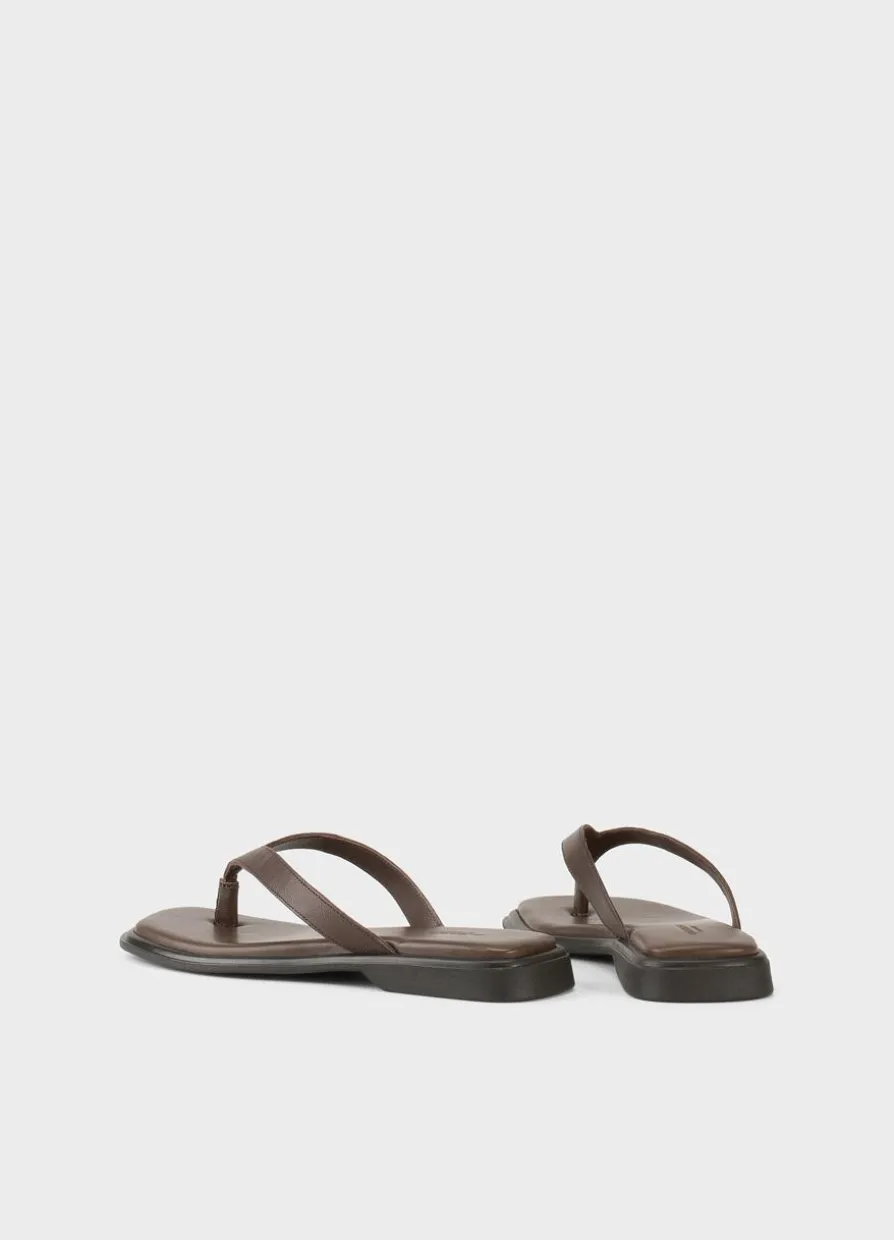Izzy Sandalen
