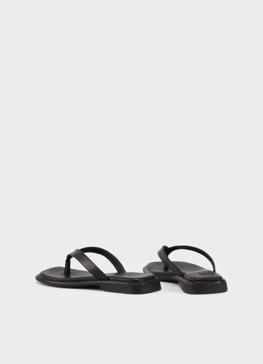 Izzy Sandalen
