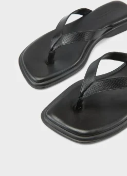 Izzy Sandalen