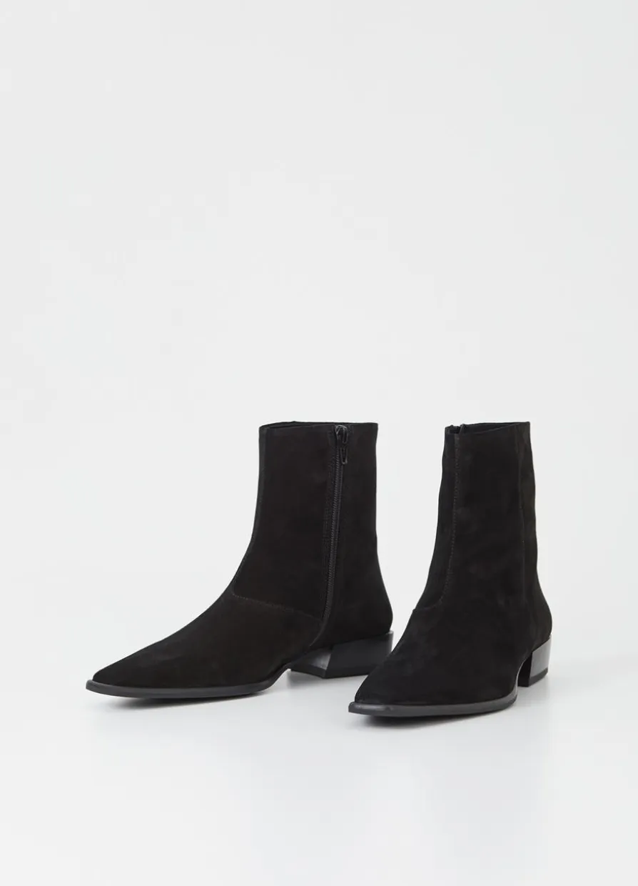Nella Stiefeletten