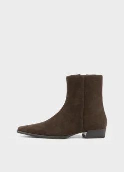 Nella Stiefeletten