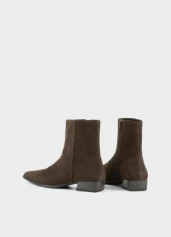 Nella Stiefeletten